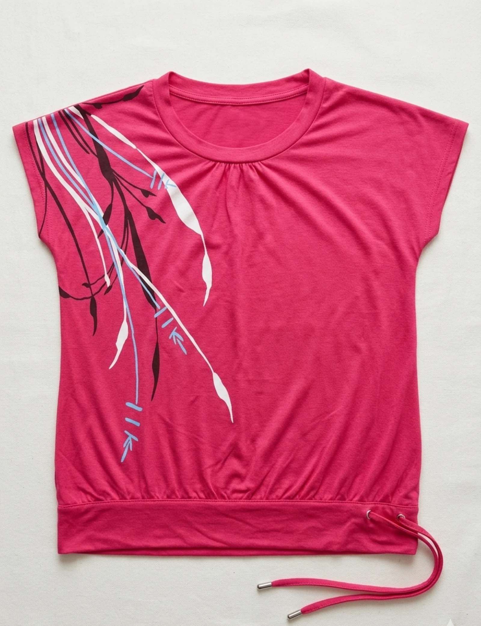 Blusa T-Shirt Rosa Coral com Padrão Abstrato e Atacadores